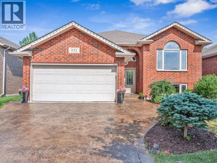 Property Photo: 952 Banwell ON N8P 1J2