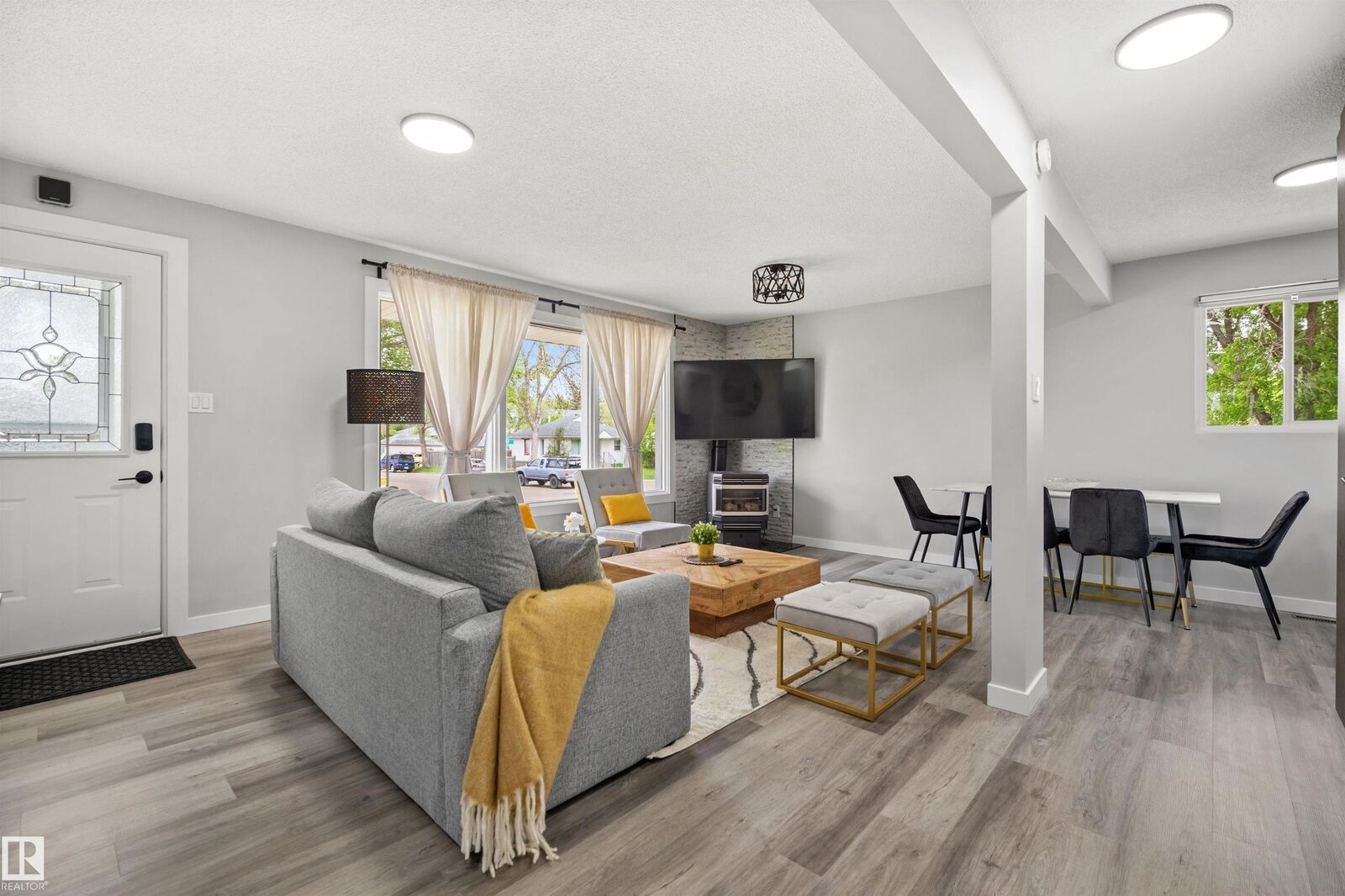 Property Photo: 4001 113 Avenue NW AB T5W 0R2