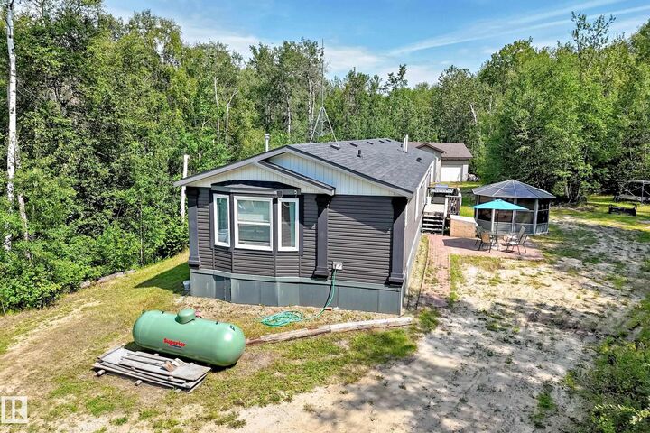 Property Photo: 55220 Rge Road 13 30 AB T5R 2R6