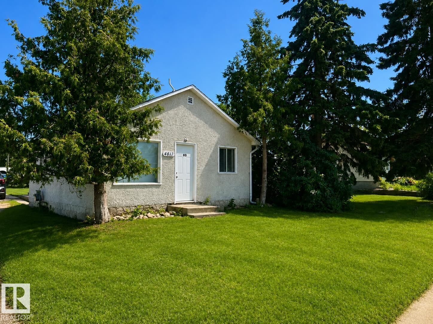 Property Photo: 4817 52 Street AB T0A 1P0