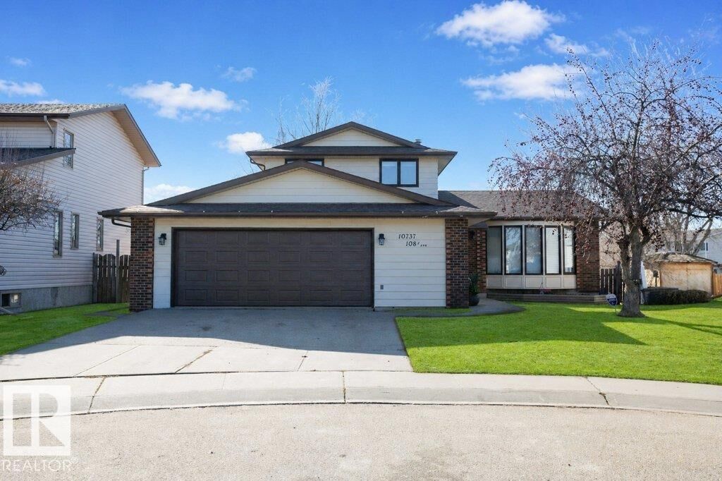 Property Photo: 10737 108A Avenue AB T7P 1C5