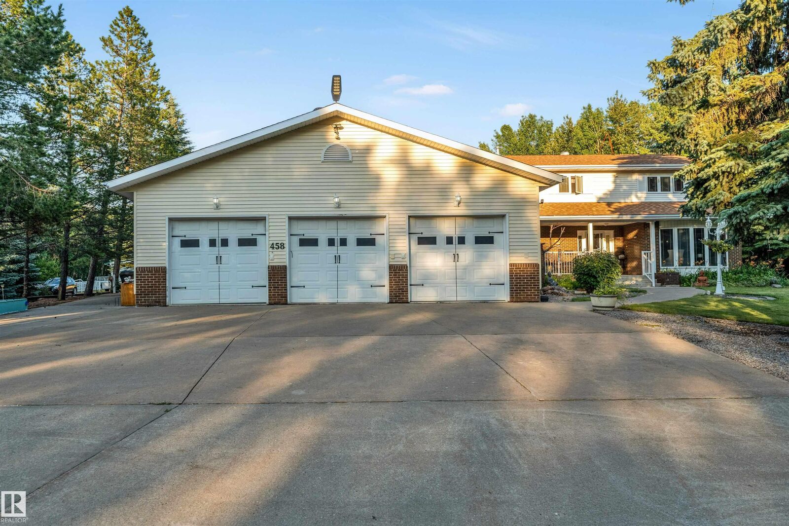Property Photo: 23109 Twp Road 514 458 AB T8B 1K9