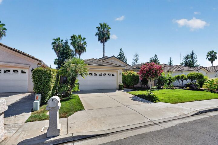 Property Photo: 5783 W Decatur Avenue CA 93722