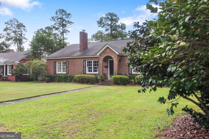 Property Photo:  910 6th Avenue  GA 31701 