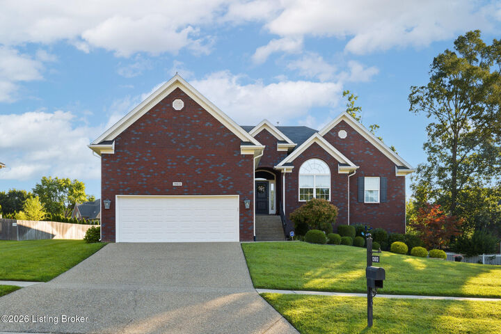 Property Photo: 13613 Quiet Glen Ct KY 40299