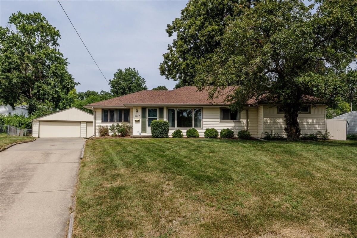 Property Photo: 2223 Park Lane IA 50265