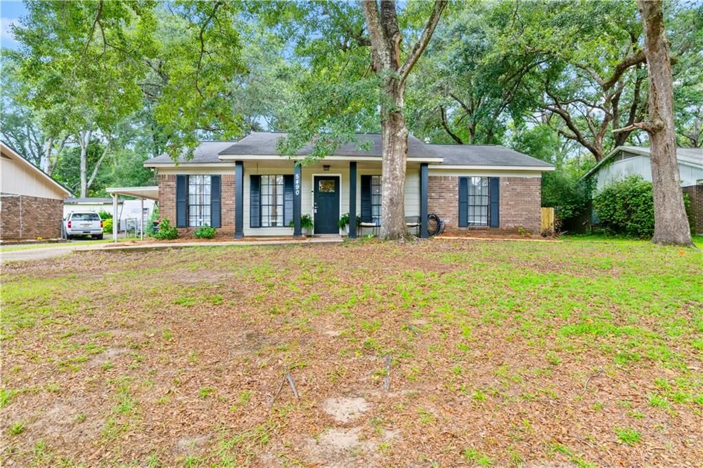 Property Photo:  5490 Quail Run W  AL 36582 