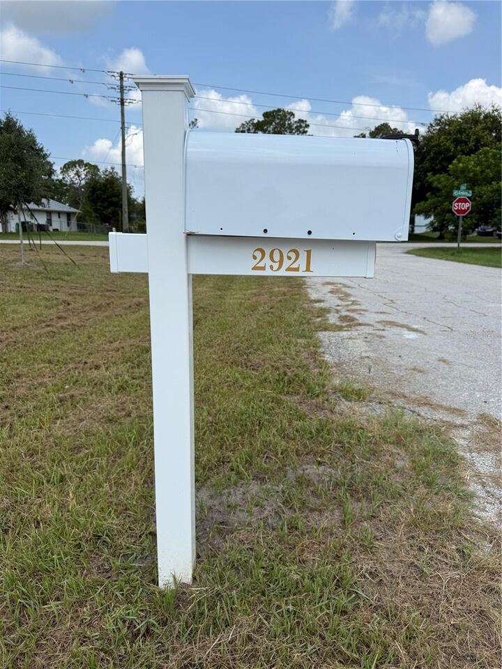Property Photo:  2921 Garret Street  FL 32738 