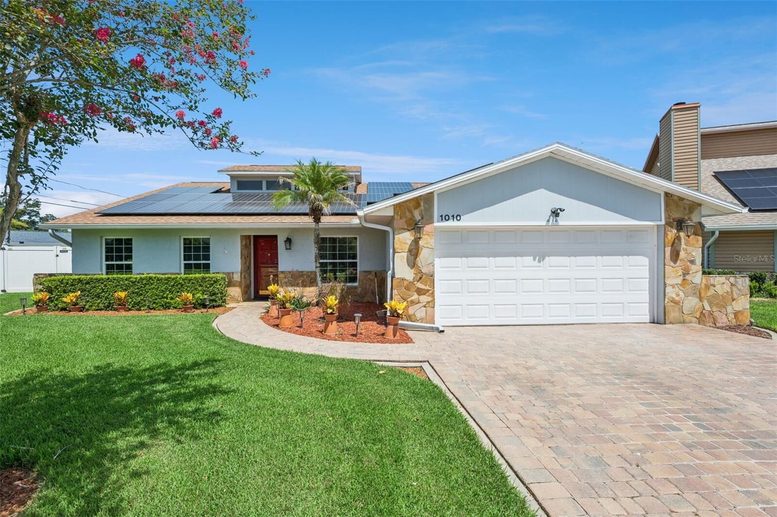 Property Photo: 1010 Paladin Court FL 32812