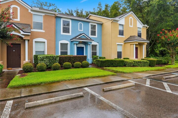 Property Photo: 1236 Blenheim Court FL 33543