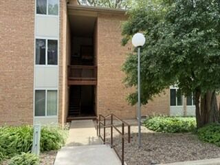 Property Photo: 5813 Oakwood Drive D IL 60532