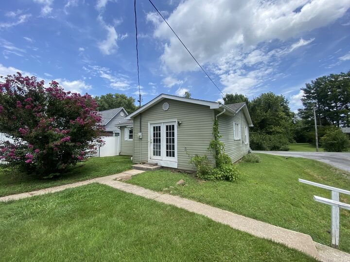 Property Photo:  320 S Hubbard Avenue  IL 62939 