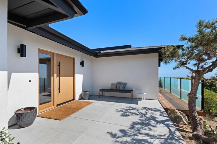 Property Photo: 1553 Copa De Oro Drive CA 92037
