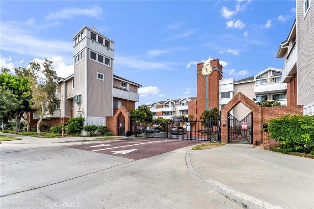 Property Photo: 865 S B Street G1 CA 93030