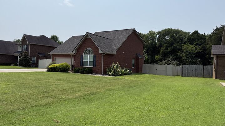 Property Photo:  2409 Auldridge Dr  TN 37037 