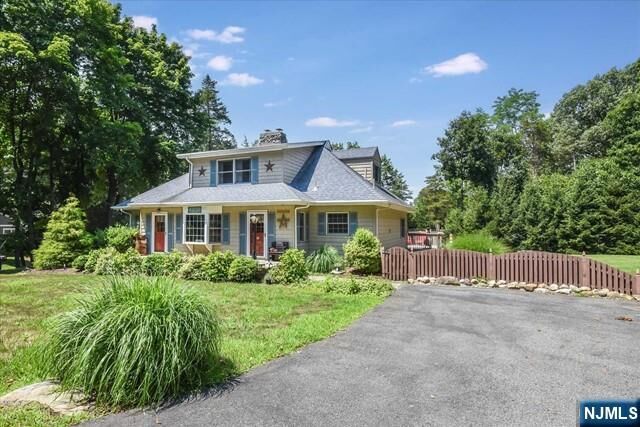 Property Photo:  39 Circle Avenue  NJ 07470 