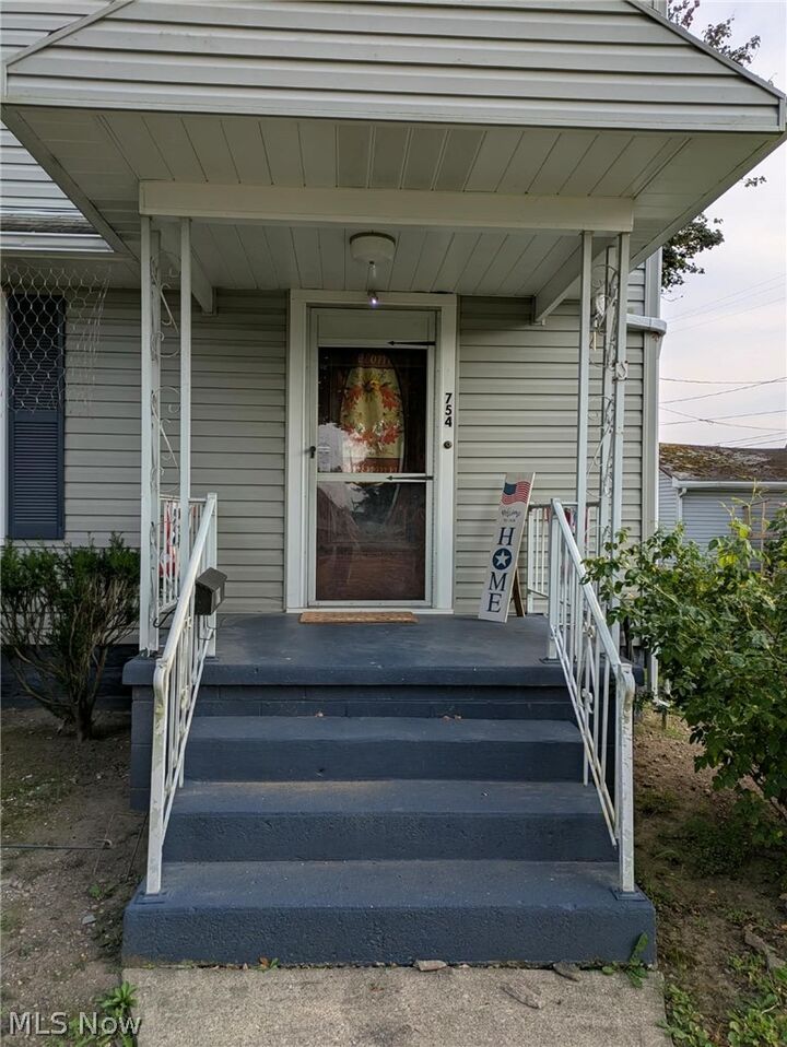 Property Photo:  754 NW Ray Avenue  OH 44663 