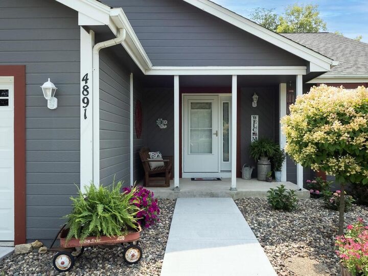 Property Photo:  4891 S Park Drive  MN 55378 