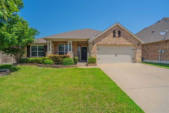Property Photo: 2025 Plamera Lane TX 76131