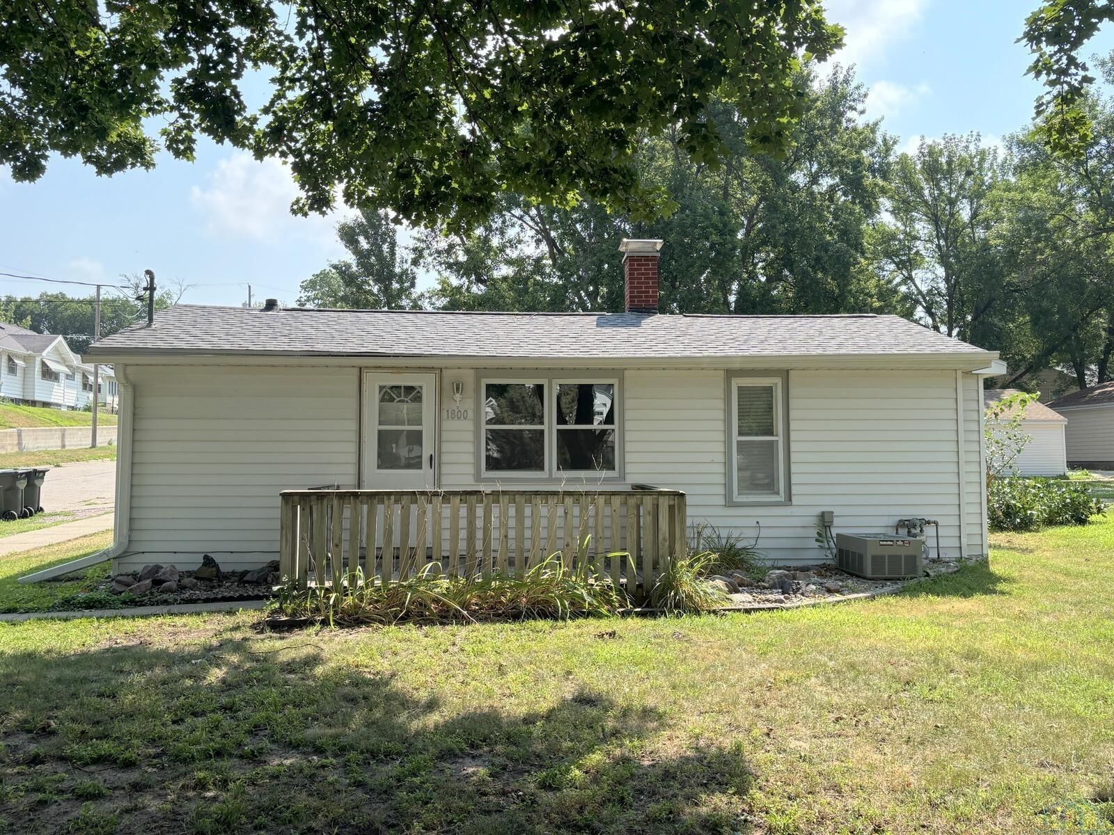 Property Photo:  1800 S Hennepin Street  IA 51106 