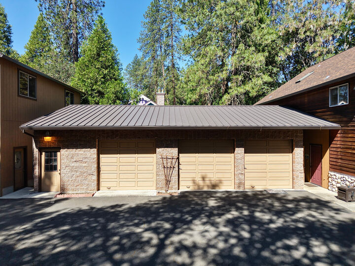 Property Photo:  223 Indian Creek Lane  OR 97539 
