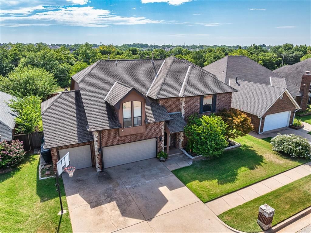 Property Photo: 19704 Harness Court OK 73012