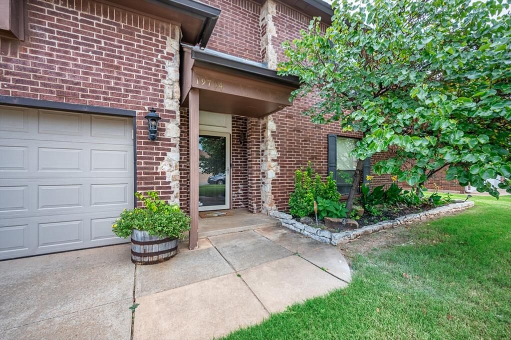 Property Photo:  19704 Harness Court  OK 73012 