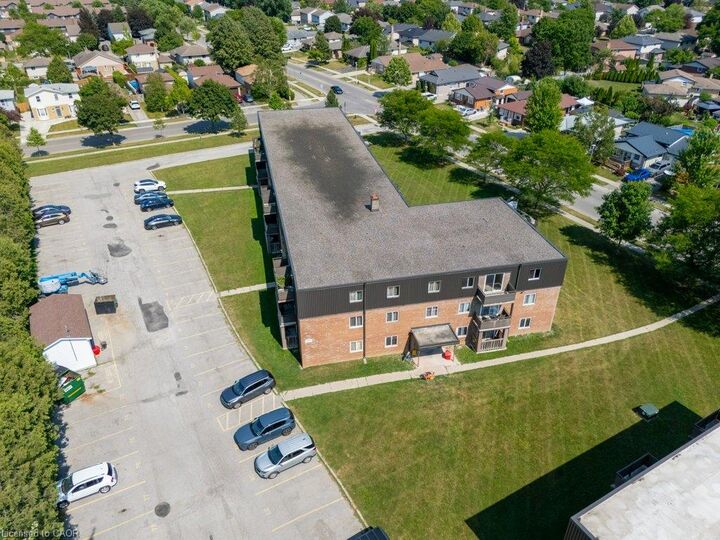 Property Photo: 390 Admiral Drive 112 ON N5V 3C2