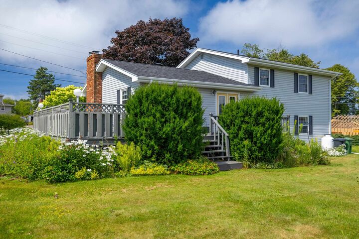 Property Photo:  6 Millbrook Drive  PE C1B 1X8 