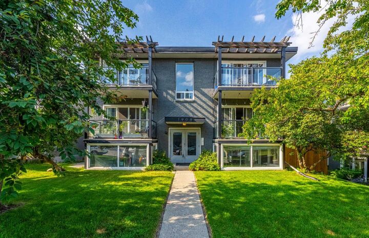 Property Photo: 1908 28 Avenue SW 301 AB T2T 1K1