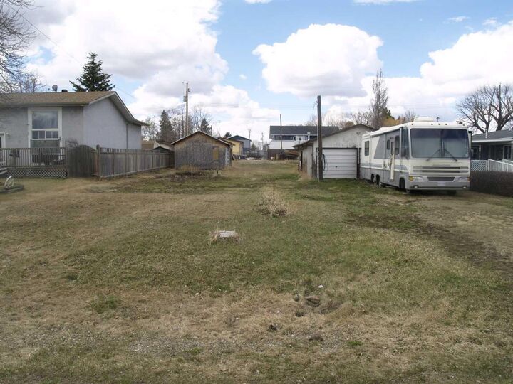 4912 47 Street — photo 1