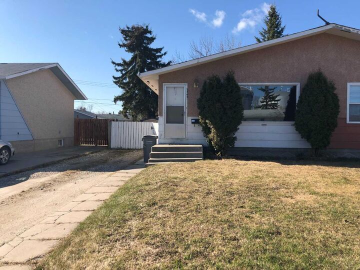 9343 112A Avenue — photo 1