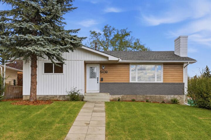 Property Photo: 5439 Dalrymple Crescent NW AB T3A 1R4