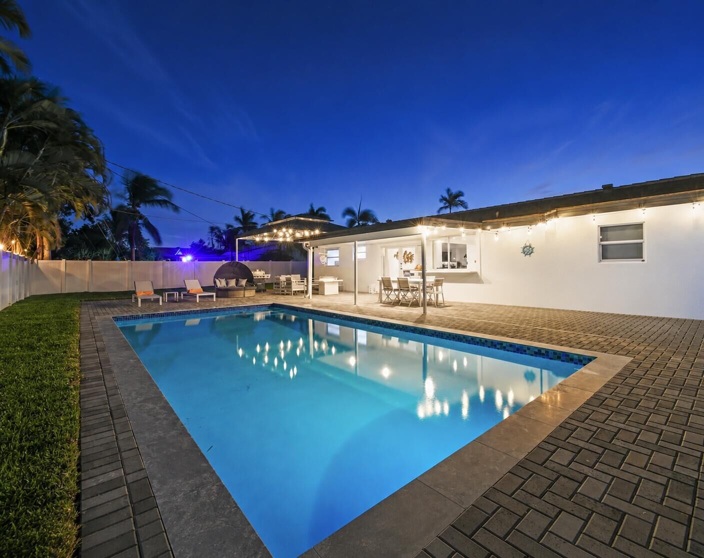 Property Photo: 5040 NE 22nd Avenue FL 33064