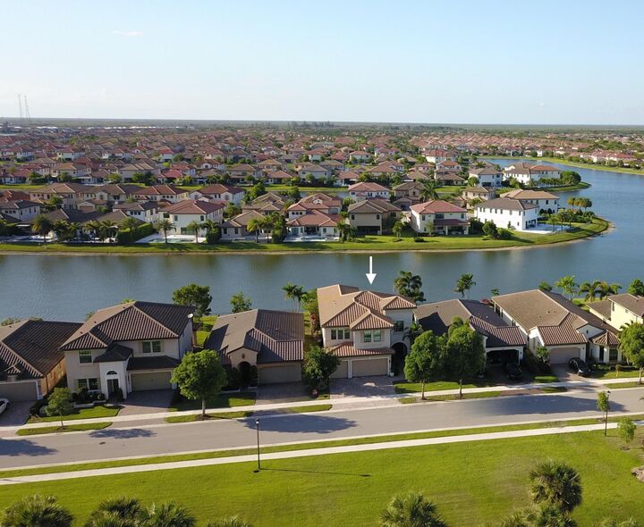 Property Photo: 11965 S Baypoint Circle FL 33076
