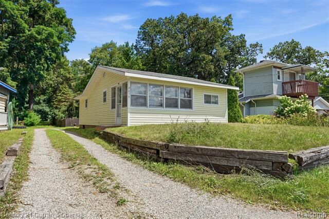 Property Photo:  2613 Bartlett Road  MI 49272 