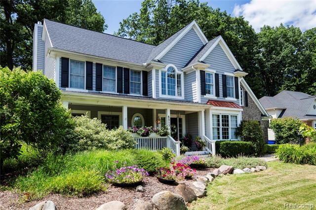 Property Photo:  6517 Southampton Drive  MI 48346 
