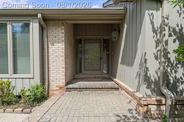 Property Photo: 2225 Cameo Lake Court MI 48302