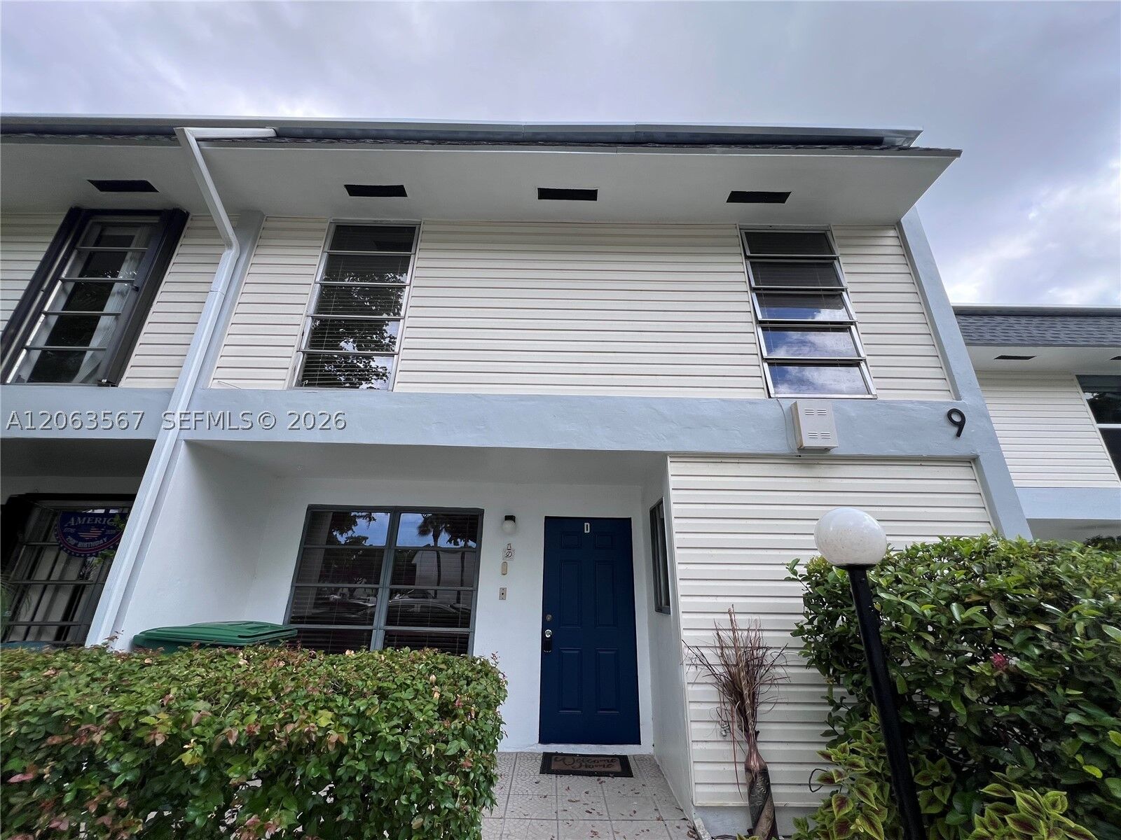 Property Photo: 2750 N 34th Ave 9D FL 33021