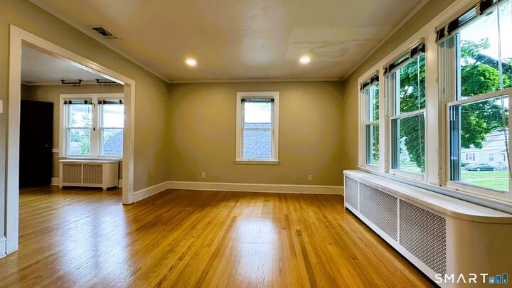 Property Photo:  36 Somerset Street  CT 06110 