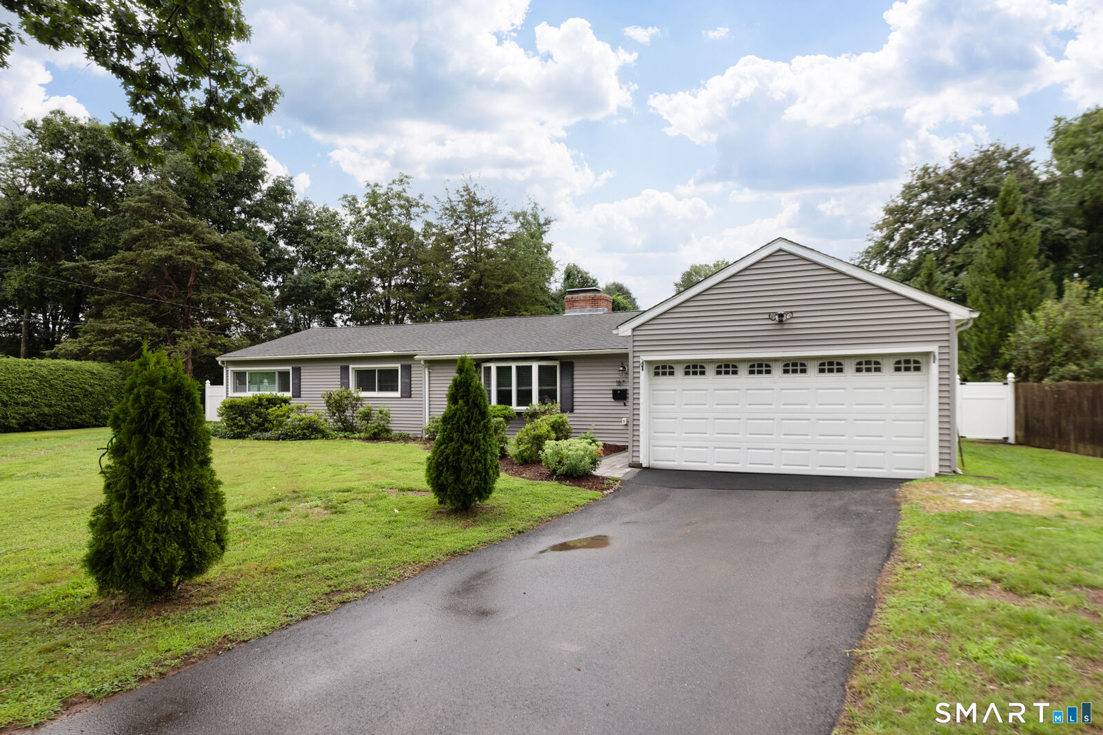 Property Photo: 187 Elmwood Drive CT 06410