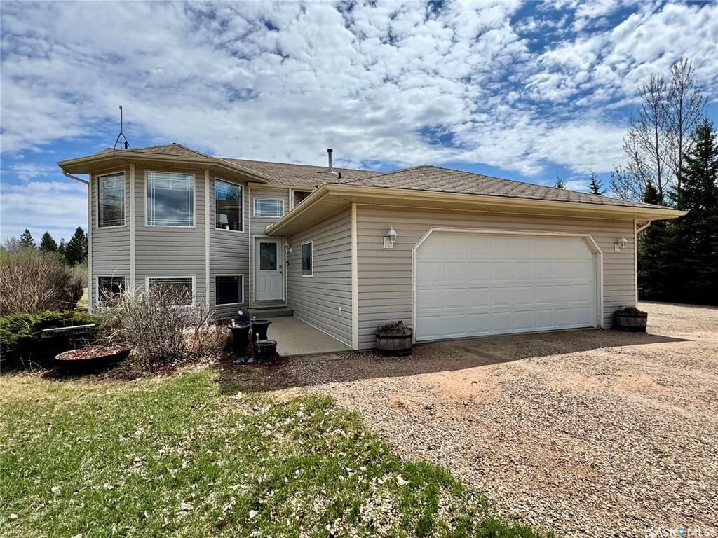 Property Photo: 808 Lakeridge Drive SK S6V 5R3
