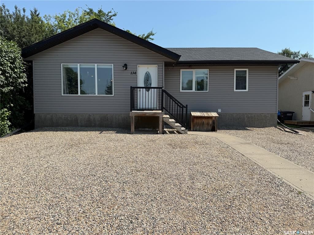 Property Photo:  134 10th Street  SK S0K 2A0 