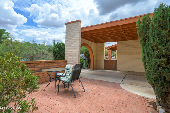 Property Photo:  1438 W Camino Alicante  AZ 85622 