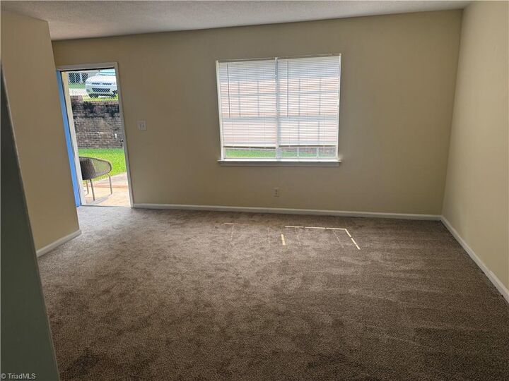 Property Photo:  506 Summit Street  NC 27025 