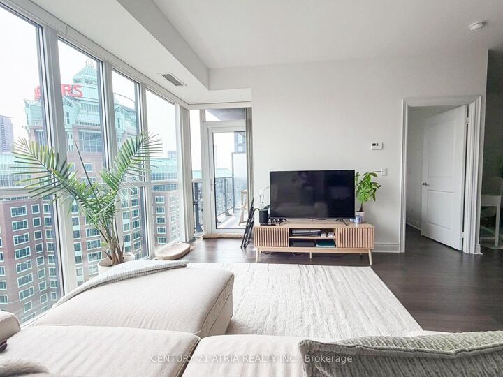 Property Photo: 28 Ted Rogers Way 1901 ON M4Y 2J4