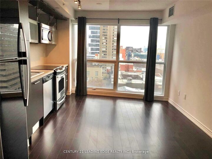 Property Photo: 386 Yonge Street 706 ON M5B 0A5