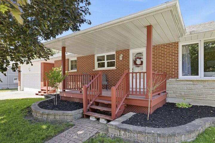 12 Simcoe Street — photo 1