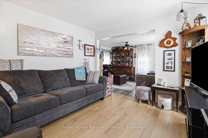 Property Photo:  21 North Hastings Avenue  ON K0K 2M0 
