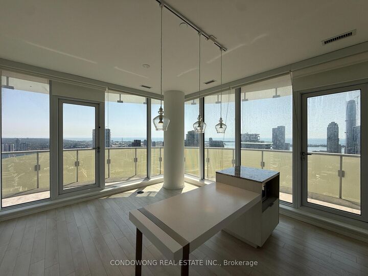Property Photo: 197 Yonge Street 4505 ON M5B 0C1